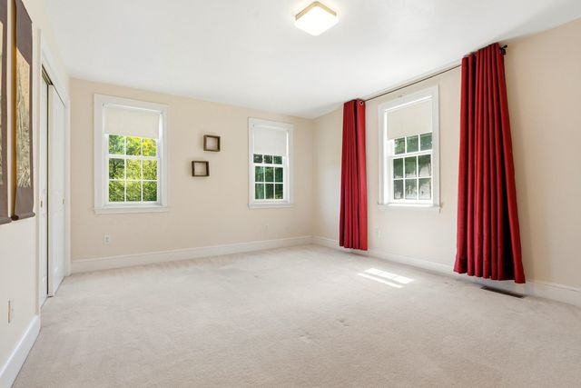 1 Village Ln, Littleton, MA 01460