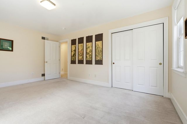 1 Village Ln, Littleton, MA 01460