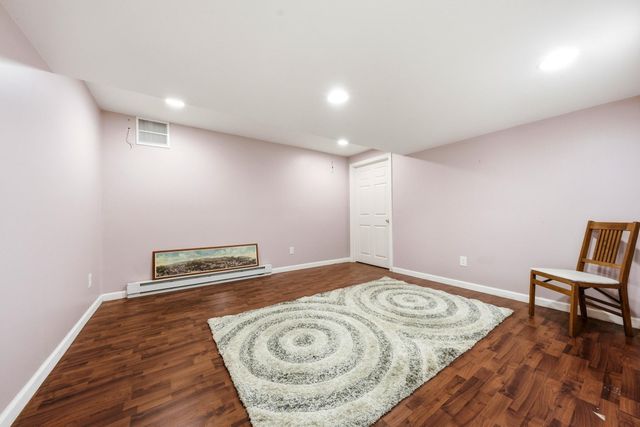 1 Village Ln, Littleton, MA 01460