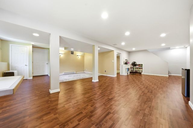 1 Village Ln, Littleton, MA 01460