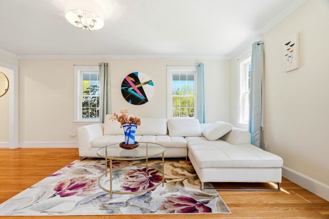 1 Village Ln, Littleton, MA 01460