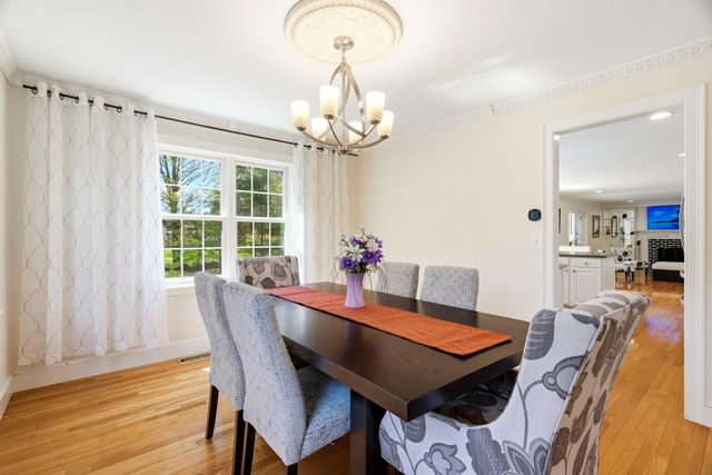 1 Village Ln, Littleton, MA 01460