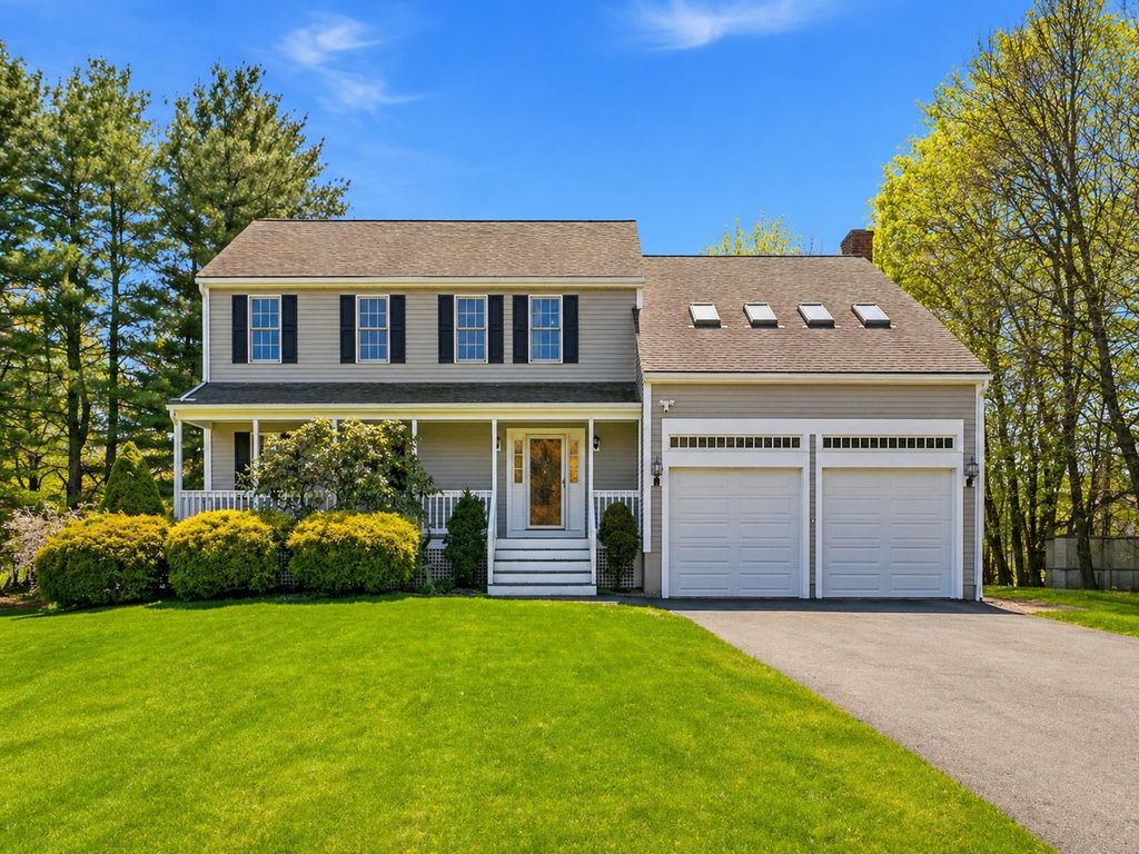 1 Village Ln, Littleton, MA 01460