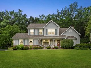 1625 Churchill Court, Libertyville, IL 60048