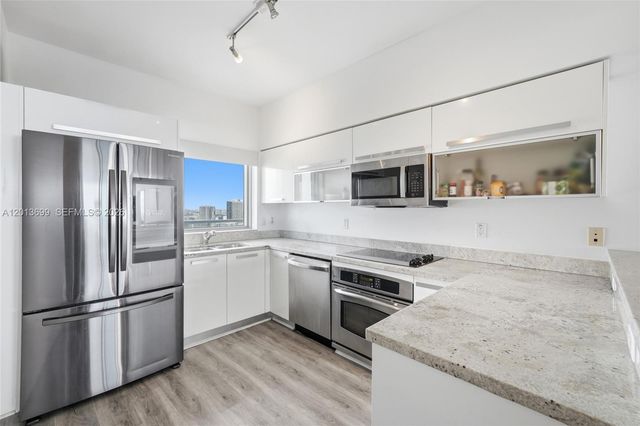 601 NE 36th St 2707, Miami, FL 33137