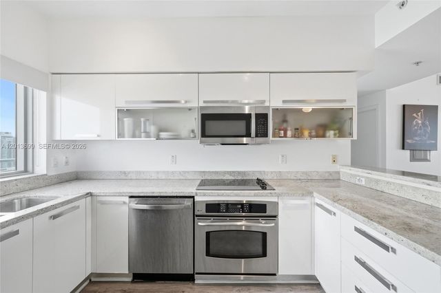 601 NE 36th St 2707, Miami, FL 33137