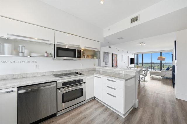 601 NE 36th St 2707, Miami, FL 33137