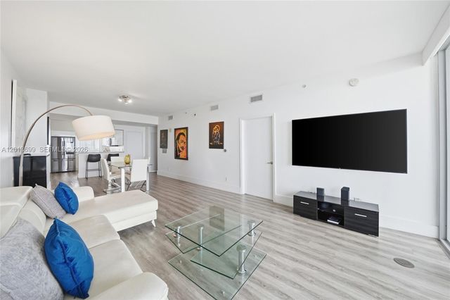601 NE 36th St 2707, Miami, FL 33137