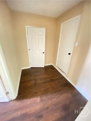 1302 E 70th Street, Savannah, GA 31404