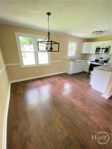 1302 E 70th Street, Savannah, GA 31404