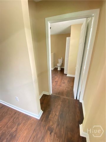 1302 E 70th Street, Savannah, GA 31404