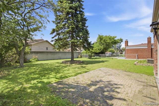 29305 Bon Mar Drive, Warren, MI 48088