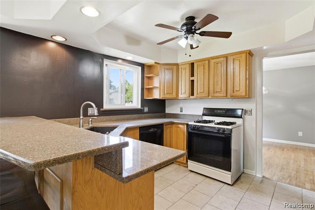 29305 Bon Mar Drive, Warren, MI 48088