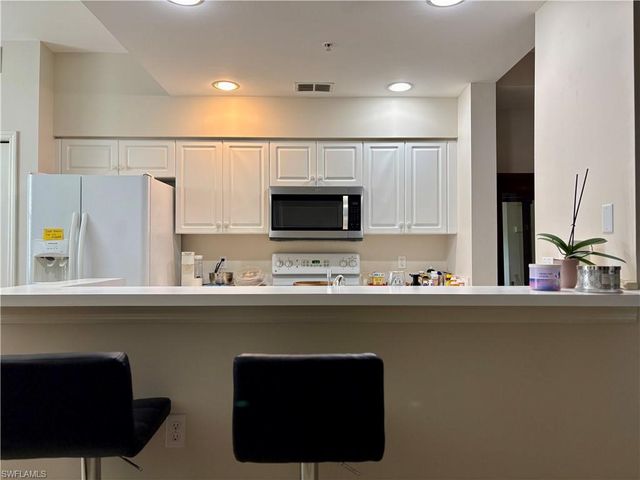 2710 Cypress Trace CIR 3018, Naples, FL 34119