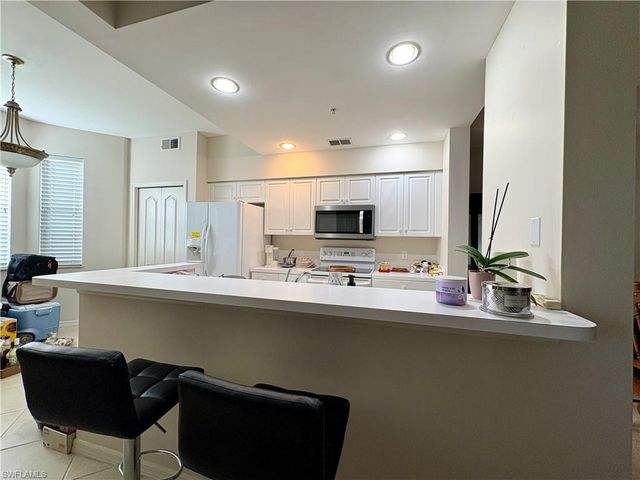 2710 Cypress Trace CIR 3018, Naples, FL 34119