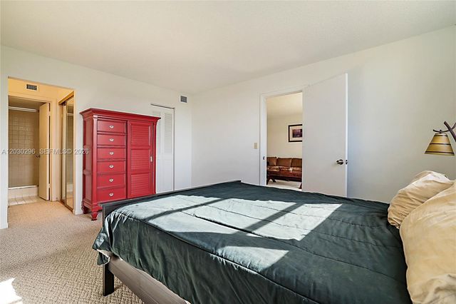6475 W Oakland Park Blvd 505, Lauderhill, FL 33313
