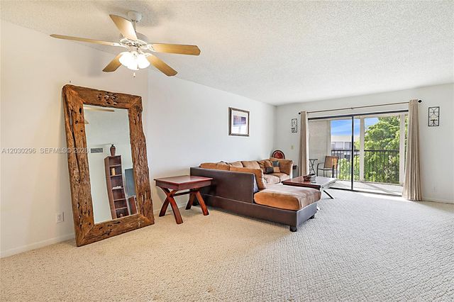 6475 W Oakland Park Blvd 505, Lauderhill, FL 33313