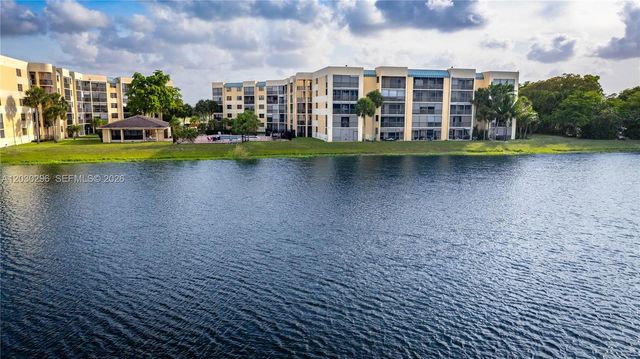 6475 W Oakland Park Blvd 505, Lauderhill, FL 33313