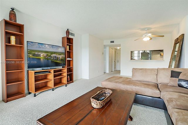 6475 W Oakland Park Blvd 505, Lauderhill, FL 33313