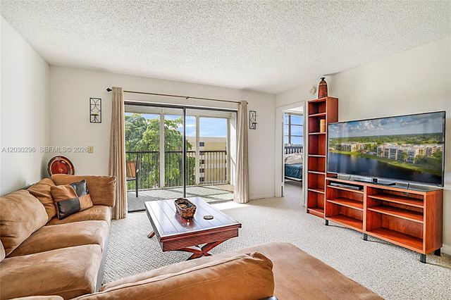 6475 W Oakland Park Blvd 505, Lauderhill, FL 33313