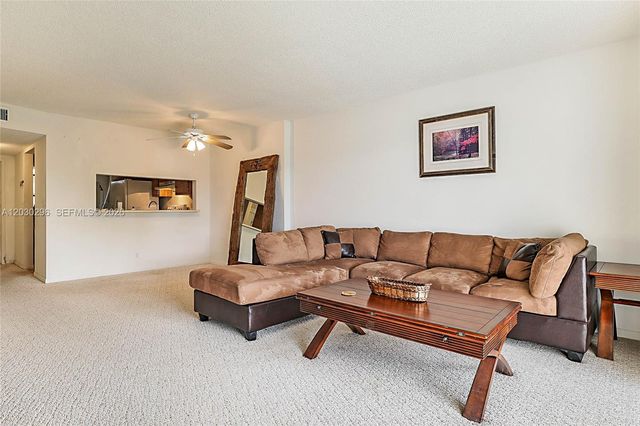 6475 W Oakland Park Blvd 505, Lauderhill, FL 33313