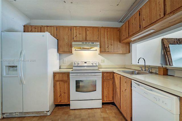 6475 W Oakland Park Blvd 505, Lauderhill, FL 33313