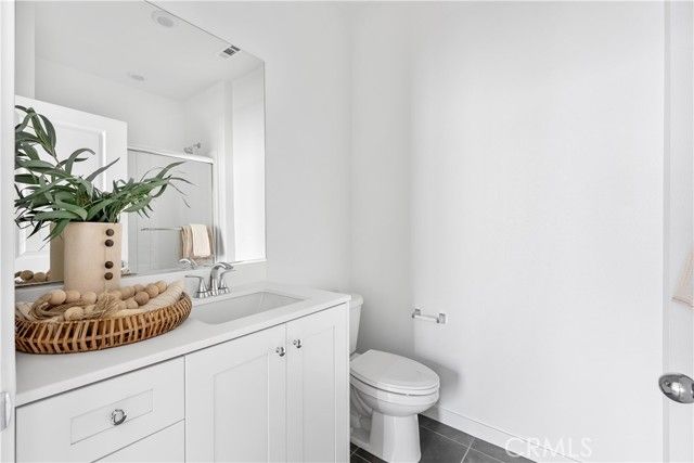 9429 N Sepulveda Blvd. 3, North Hills (los Angeles), CA 91343