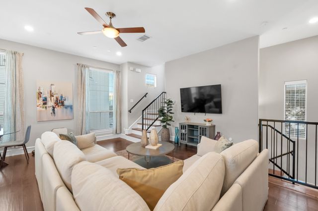2100 N Fithugh Avenue K, Dallas, TX 75204