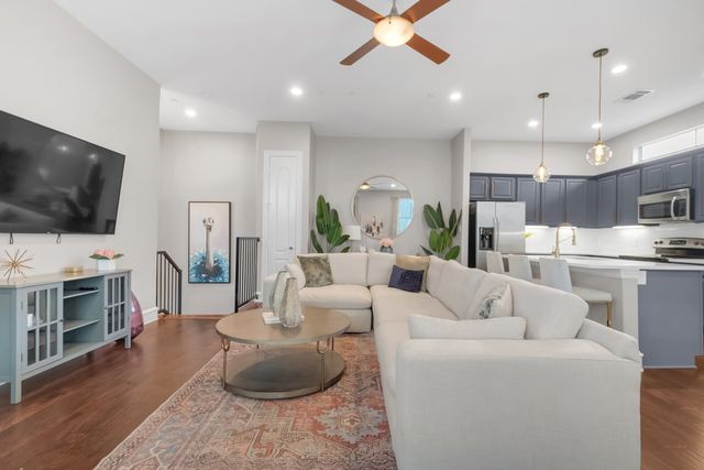 2100 N Fithugh Avenue K, Dallas, TX 75204