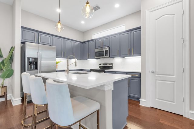 2100 N Fithugh Avenue K, Dallas, TX 75204