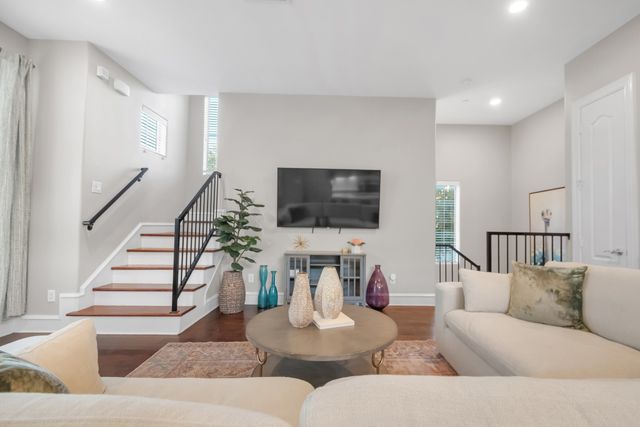 2100 N Fithugh Avenue K, Dallas, TX 75204