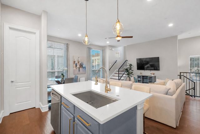 2100 N Fithugh Avenue K, Dallas, TX 75204