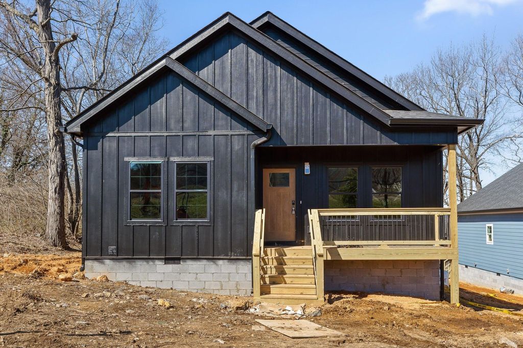 907 N Chamberlain Avenue, Chattanooga, TN 37406