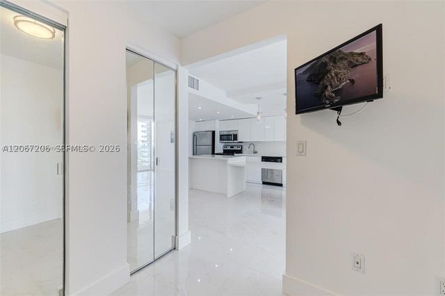 5701 Collins Ave 1611, Miami Beach, FL 33140