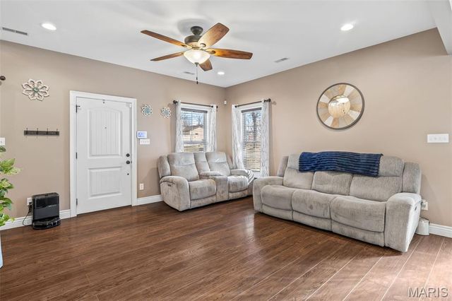 511 S A Street, Farmington, MO 63640