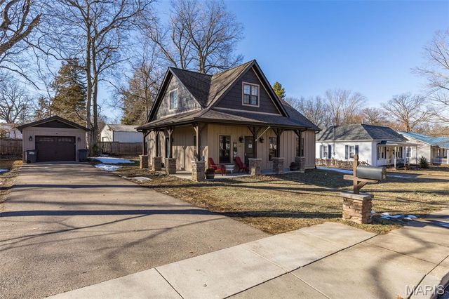 511 S A Street, Farmington, MO 63640