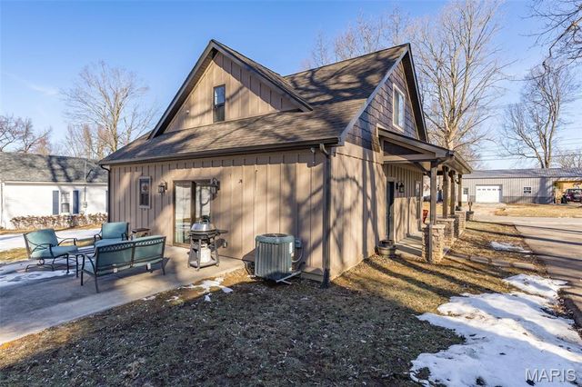 511 S A Street, Farmington, MO 63640