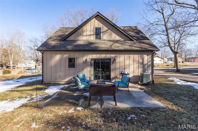 511 S A Street, Farmington, MO 63640