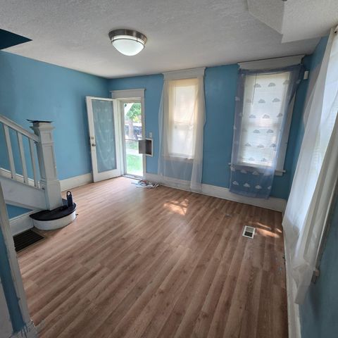 1025 Mclean Avenue, Saint Paul, MN 55106