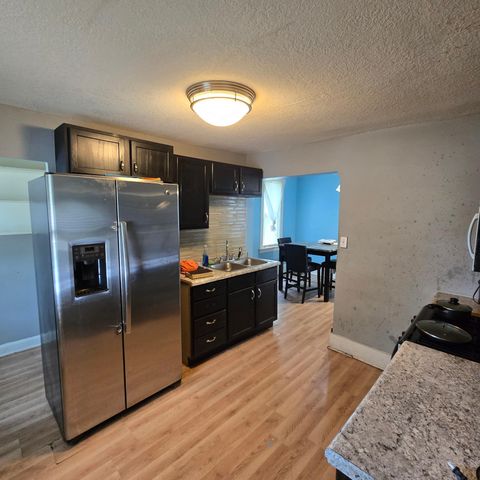 1025 Mclean Avenue, Saint Paul, MN 55106