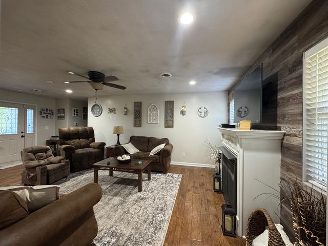 14669 Gossett Road, West Frankfort, IL 62896