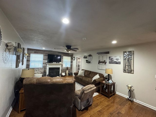 14669 Gossett Road, West Frankfort, IL 62896