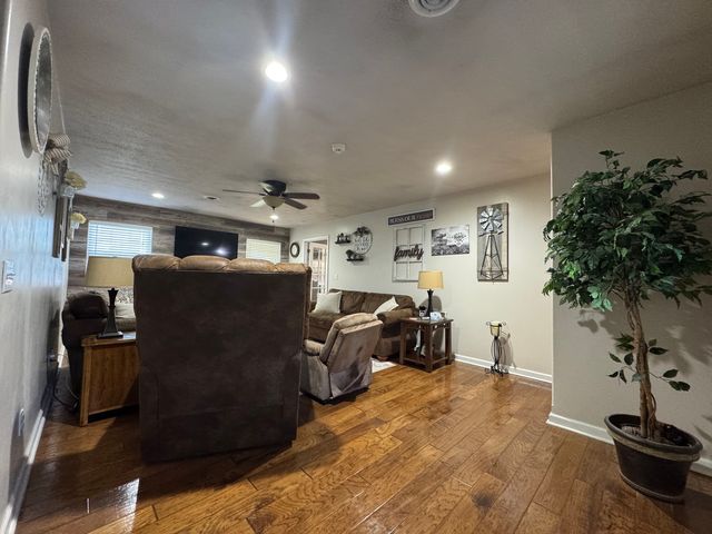 14669 Gossett Road, West Frankfort, IL 62896