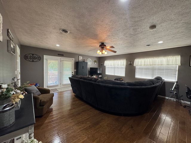 14669 Gossett Road, West Frankfort, IL 62896