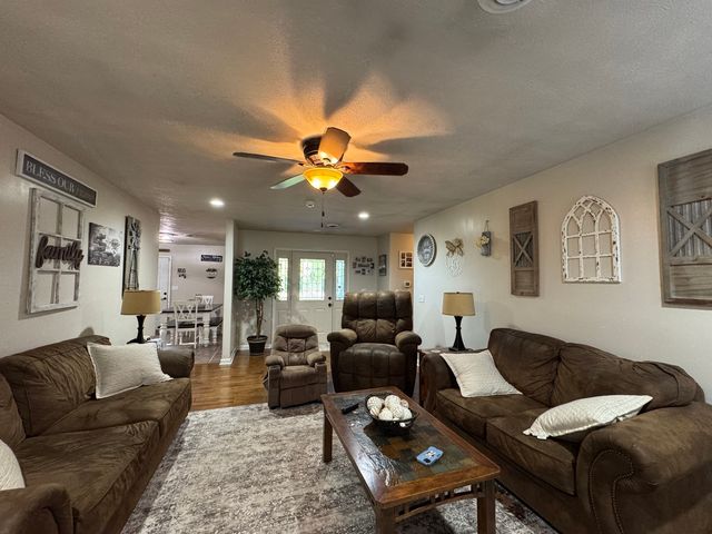 14669 Gossett Road, West Frankfort, IL 62896