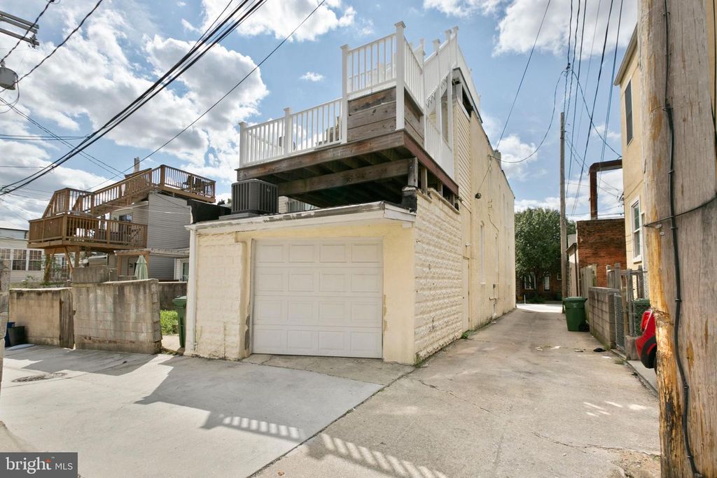 1101 S POTOMAC ST, Baltimore, MD 21224