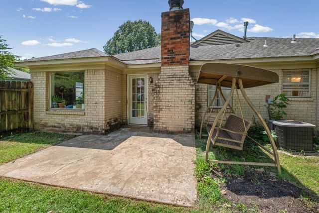 902 QUAIL CHASE LN, Collierville, TN 38017