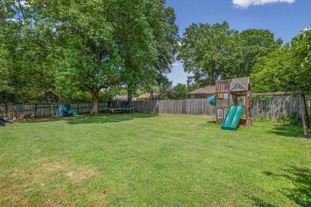 902 QUAIL CHASE LN, Collierville, TN 38017