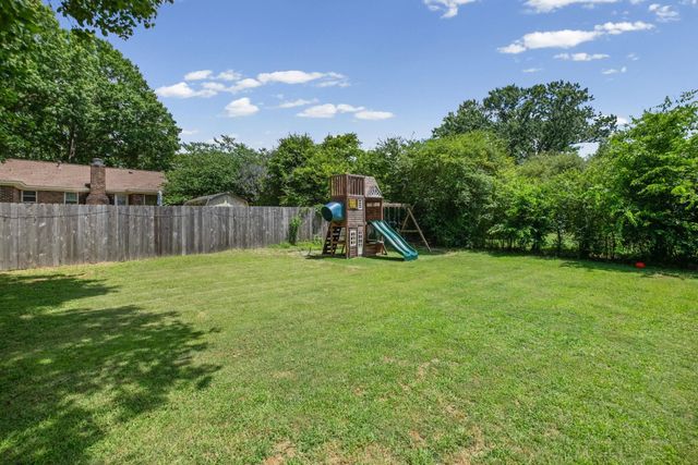 902 QUAIL CHASE LN, Collierville, TN 38017