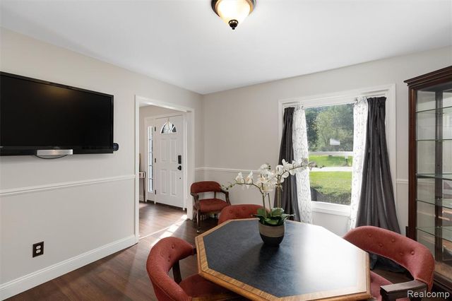 757 Foxhall Road, Bloomfield Hills, MI 48304